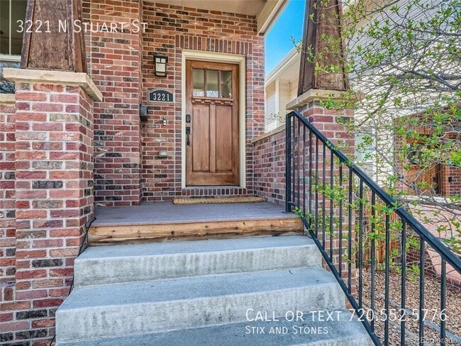 Photo - 3221 Stuart St