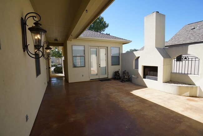 Photo - 2801 Indian Wells Dr E
