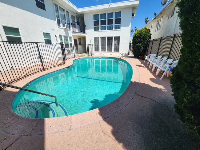 Photo - 1732 N Harvard Blvd Unit 106