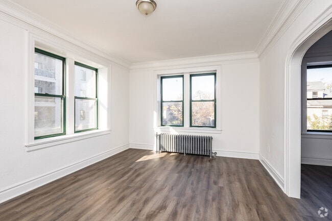 2BR, 2BA - 111 South Harrison