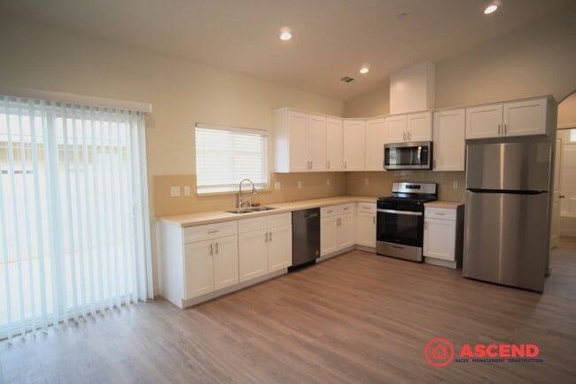 Photo - 8400 Frankie Lou St Unidad 8400 Frankie Lou #B