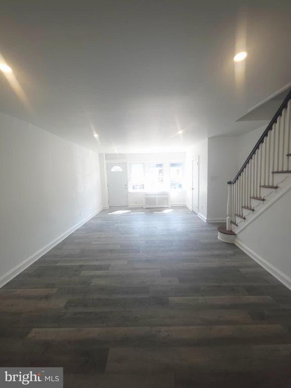 Building Photo - 154 N Carol Blvd