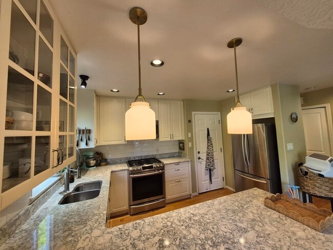 2605 Country Terrace