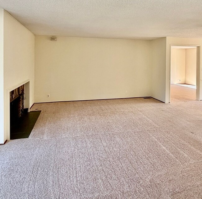 Photo - 4 Bed / 2.5 Bath Bellevue rambler $4,295/month