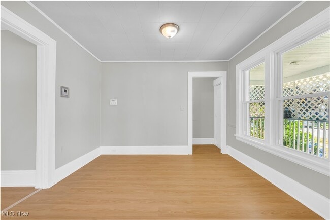 Photo - 3153 W 88th St