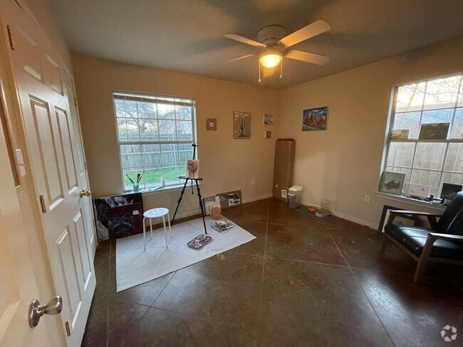 Building Photo - 219 W Avenue D Unit A Rental