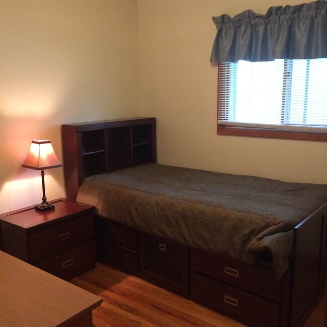 Photo - 1843 W Grandview Blvd Unit #1 Northwest