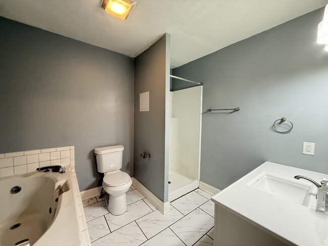 Photo - Spacious 1-Bedroom Apartment in West Knoxv... Unit #C