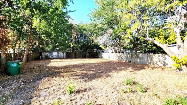 Photo - 1221 Stanford St