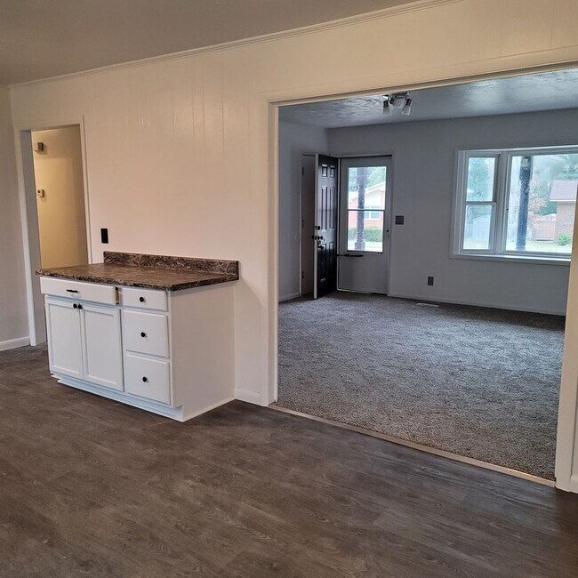 Photo - 3 bedroom Ranch Home.