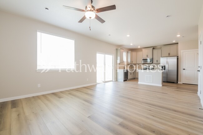 Photo - 9491 Yampa St