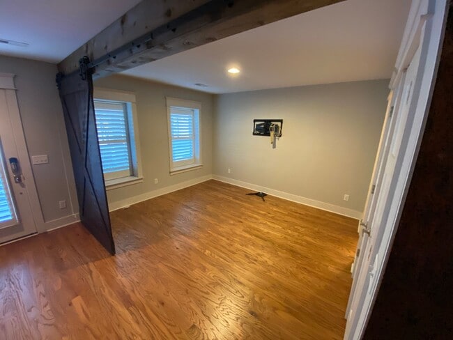 Photo - 602 Mariner Way