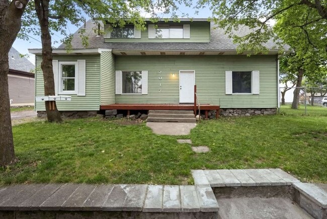 Building Photo - 2012 N Cincinnati St Unit 1