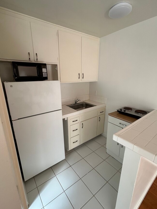 Photo - 1839-1841 Colby Ave