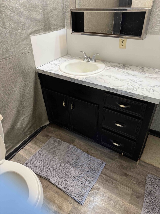 Photo - 203 E Rhodes Ave Unit 203 Rhodes Ave