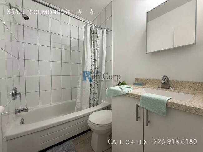 Photo - 344.5 Richmond St