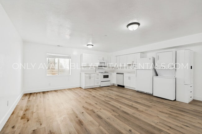 Building Photo - 1076 Bear Hollow Ln