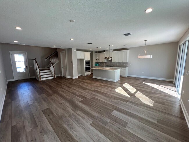 Photo - 11352 Newtonian Blvd