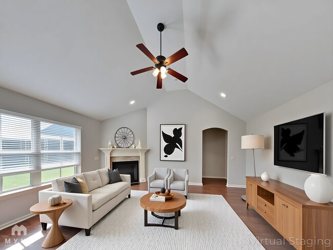 Photo - 460 Torino Pl