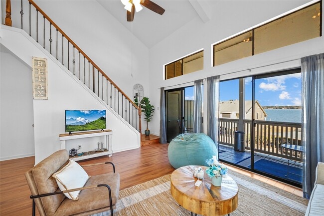 Building Photo - 164 April Point Dr S Unit 164 Rental