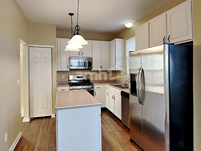 Photo - 198 Easton Point Way