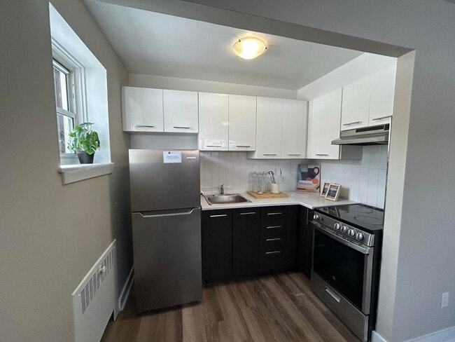 Photo - Arbor Village - 1030 & 1040 Hollington