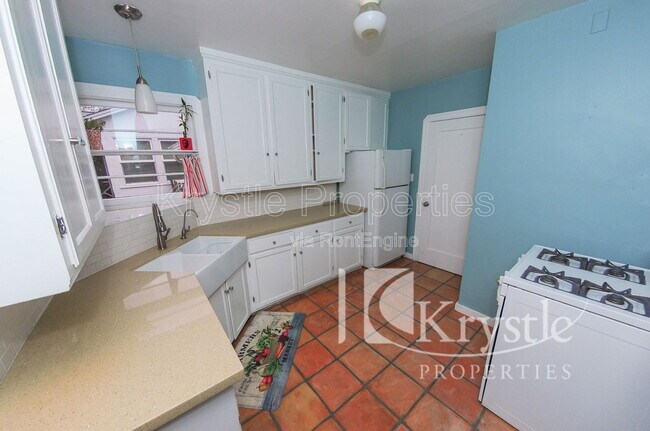 Photo - 8 Fairview Ave