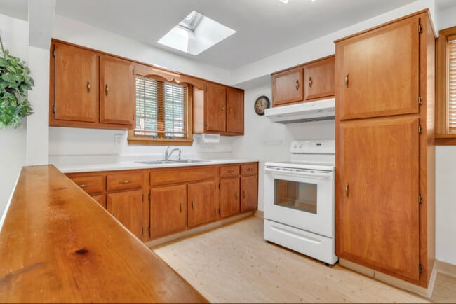 Photo - 2054 Noblestown Rd