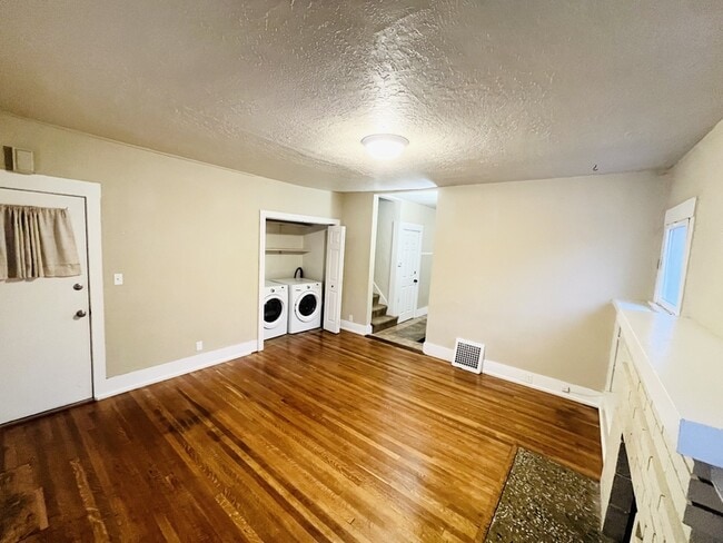 Photo - 925 Wilson Ave S