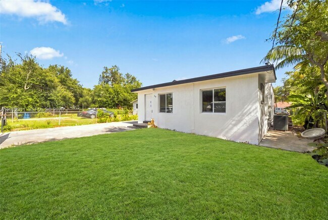399 NW 98th St