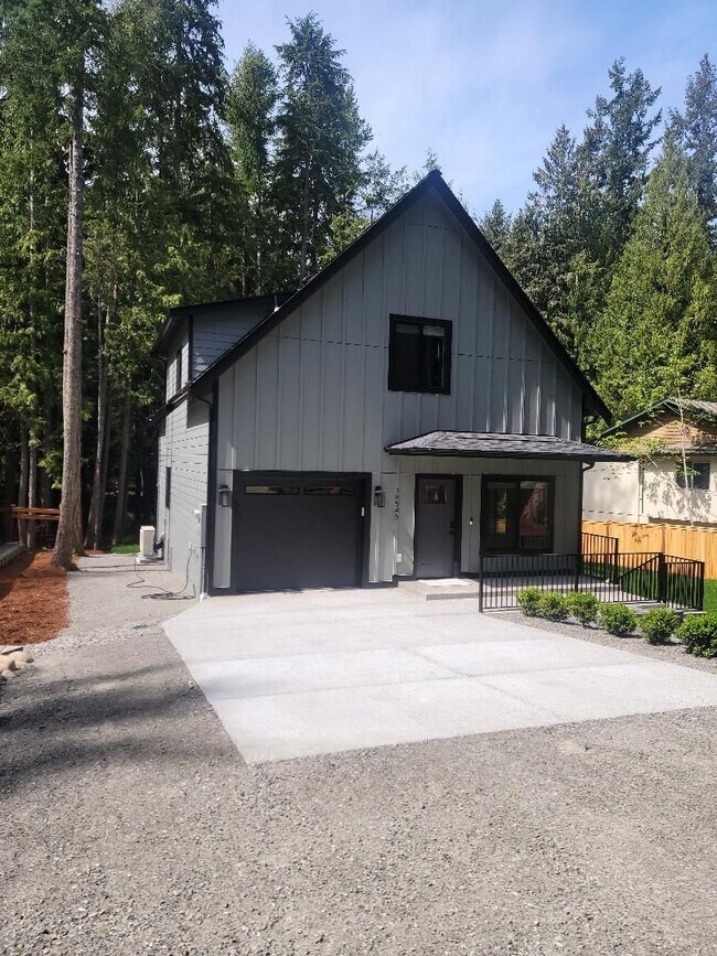 Photo - New Construction, Custom Chalet-style Home In Yelm. 3 bedrooms, 2 1/2 baths.