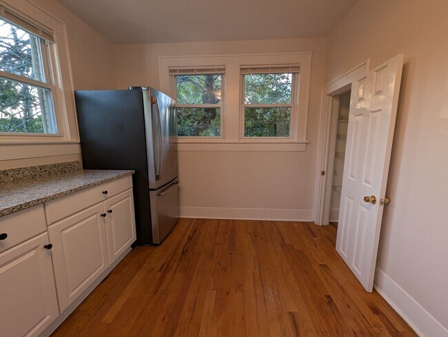 Photo - 35 Perry Ave Unit C