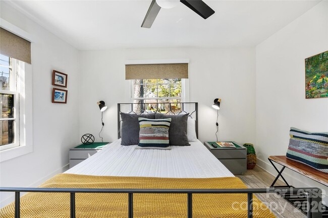 Photo - 1901 S Mint St