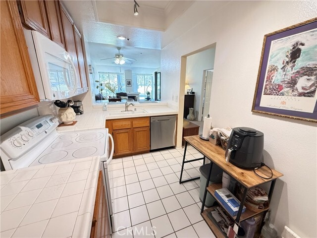 230 Lille Ln Unit 202