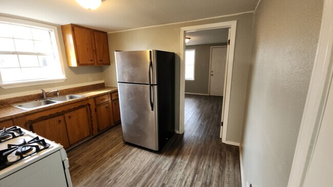Photo - 705 E 5th St Unidad A