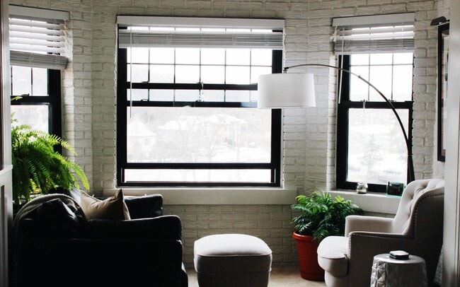 Plaza Apartment Center