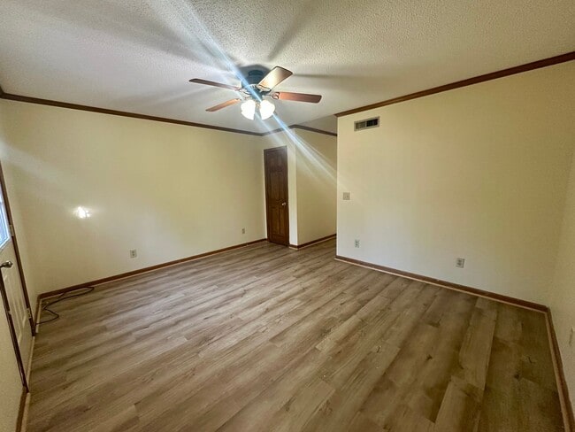 Photo - Conveniently Located Townhouse!