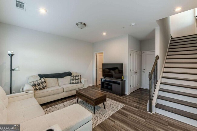 Photo - 1205 Skylar Ln SE