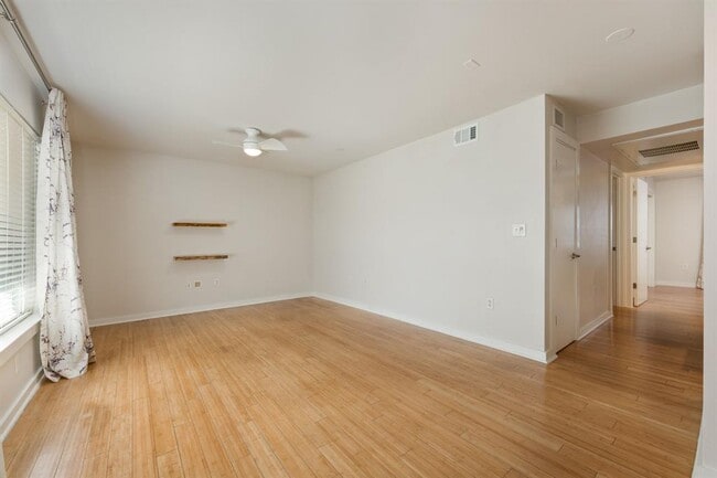 Photo - 2200 Dickson Dr Unit 119