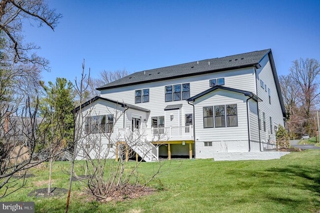 Building Photo - 2424 Carey Ln