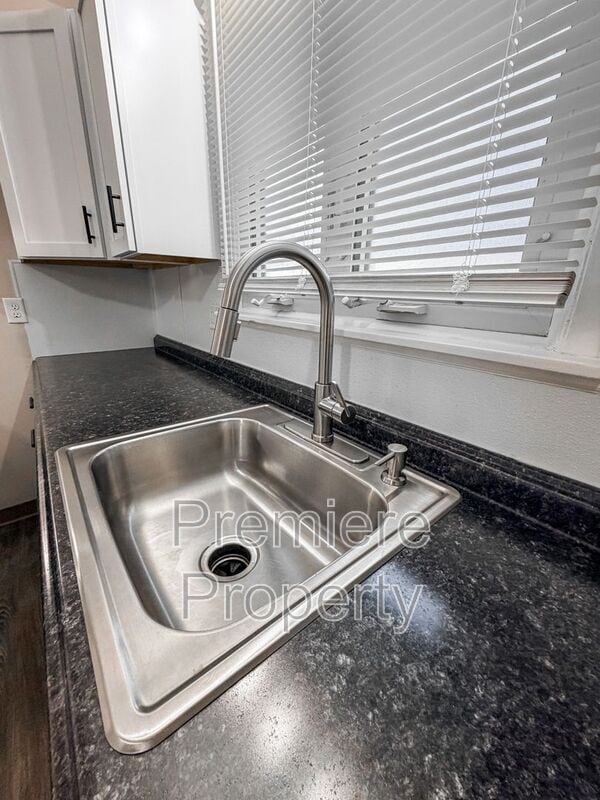 Photo - 704 N Pearl St