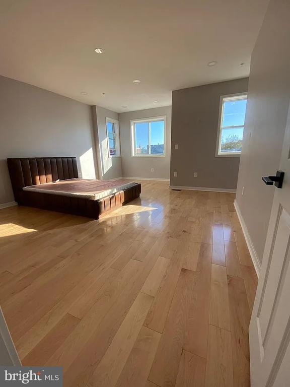 Photo - 1361 Newton St NW