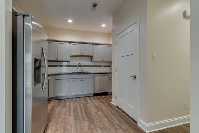 Photo - 2 Bedroom 1 car garage