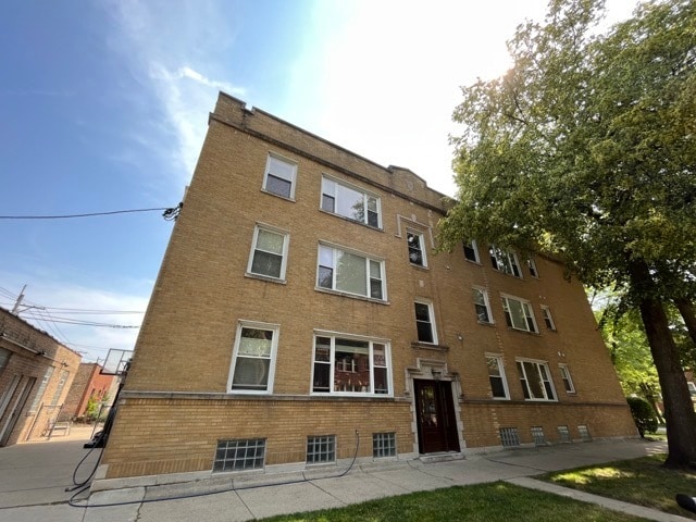 Building Photo - 2553 W Ardmore Ave Unit 2 Rental