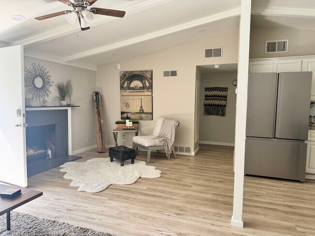 Photo - 6015 Alturas Ave