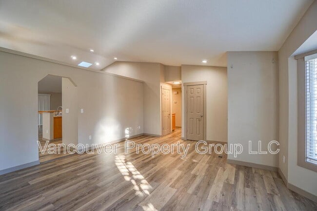 Photo - 1906 NE 151st Cir