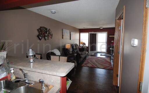 Photo - 1880 Fisher Way