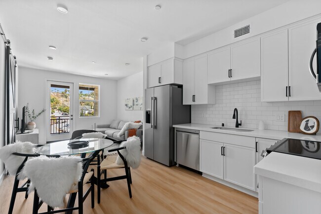Kitchen / Dining