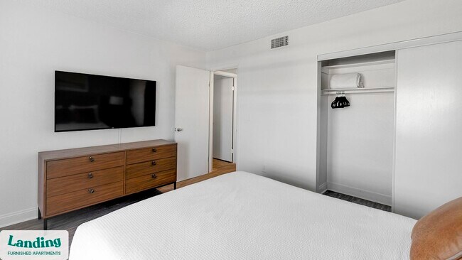 Photo - 5272 Tamarus St Unidad 1404D