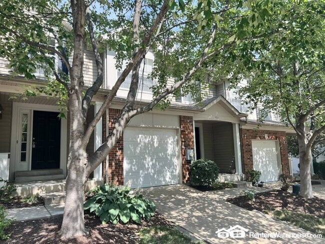Building Photo - 2 bd 3 bath townhouse for rent